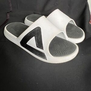 Peak Taichi Slides Sandals Size 39 White & Black Flats Slip on
